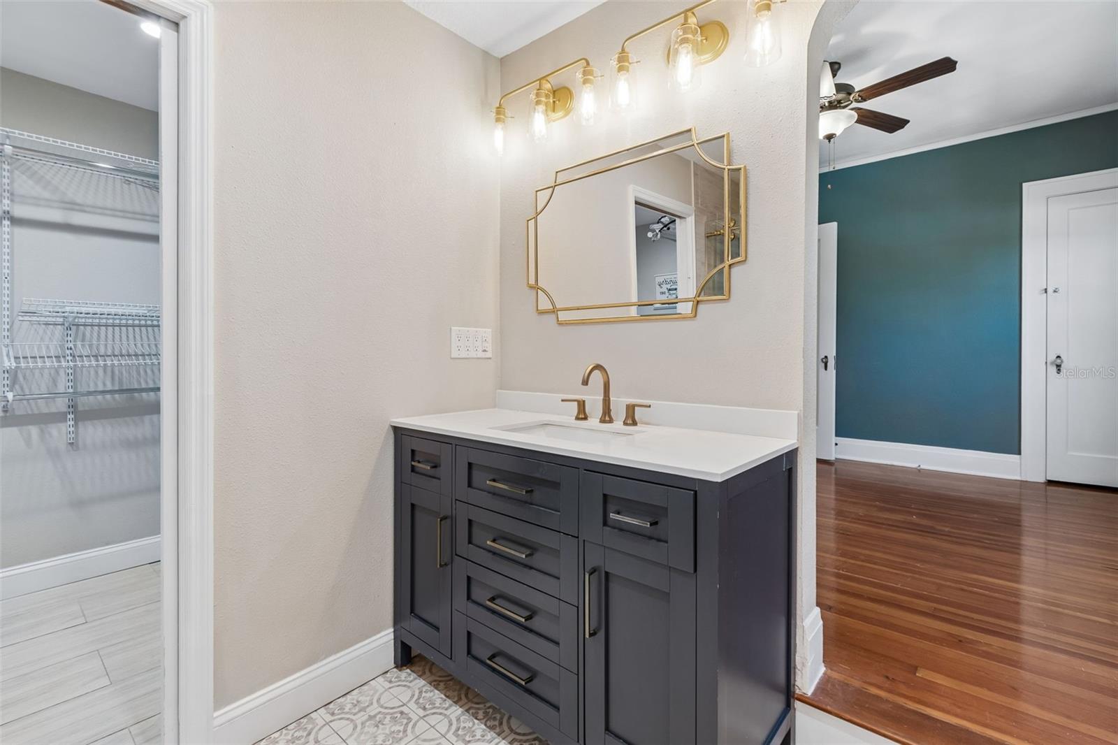 310 E PARIS ST, TAMPA, FL, 33604