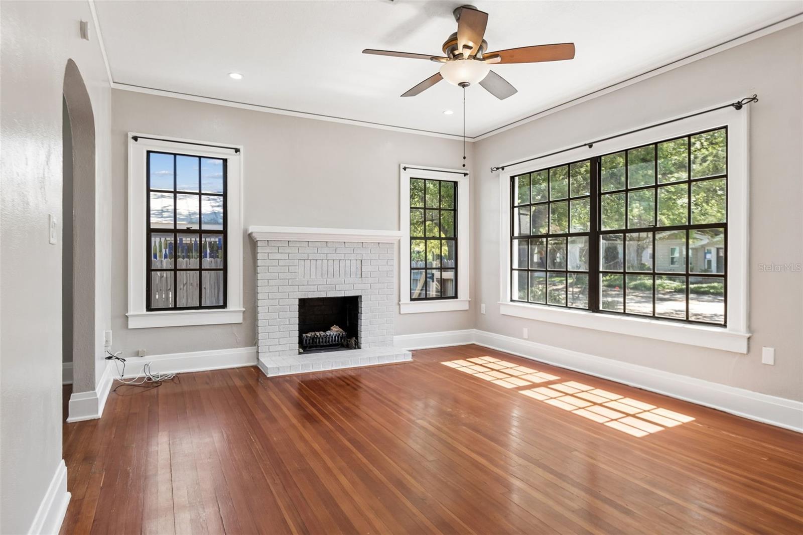 310 E PARIS ST, TAMPA, FL, 33604