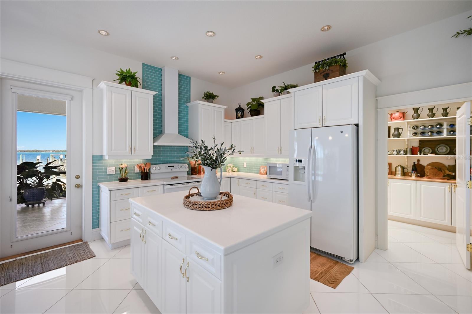 6100 RIVERVIEW BLVD, BRADENTON, FL, 34209