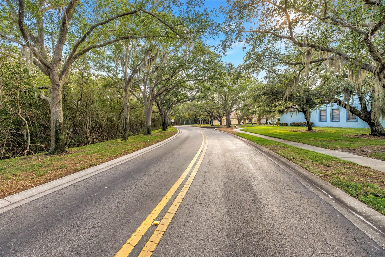992 SAN CARLOS CT NE, ST PETERSBURG, FL, 33702
