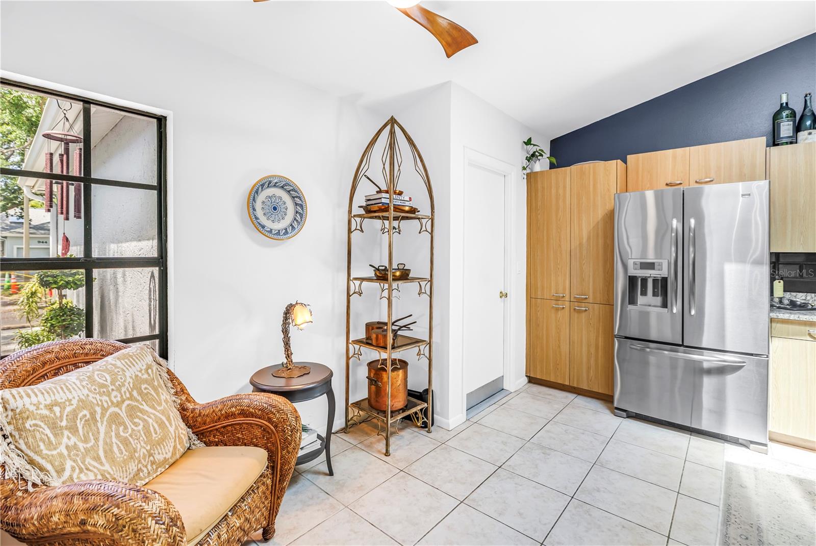 Extra chill space or possible breakfast table in the Kitchen with nice windows, sunlight and views of the front Garden