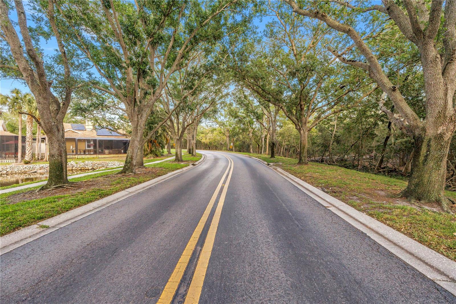 992 SAN CARLOS CT NE, ST PETERSBURG, FL, 33702