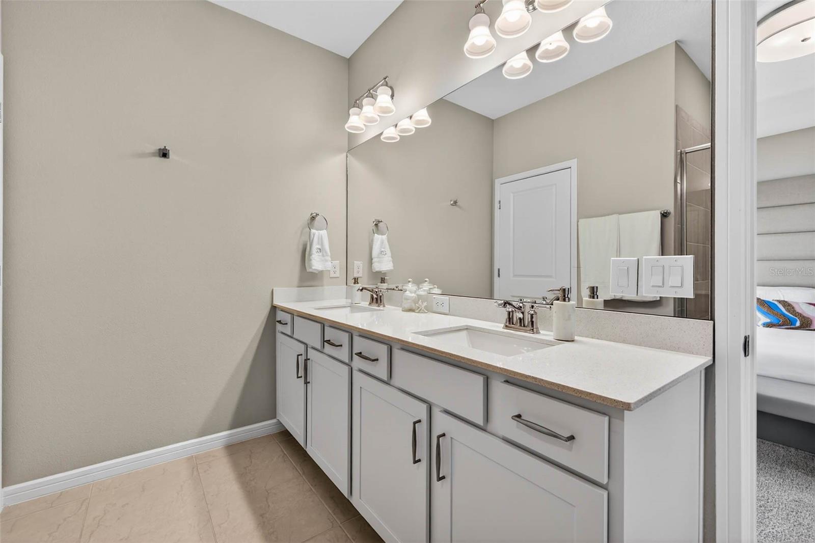 339 SANDBAR AVE NE, ST PETERSBURG, FL, 33716