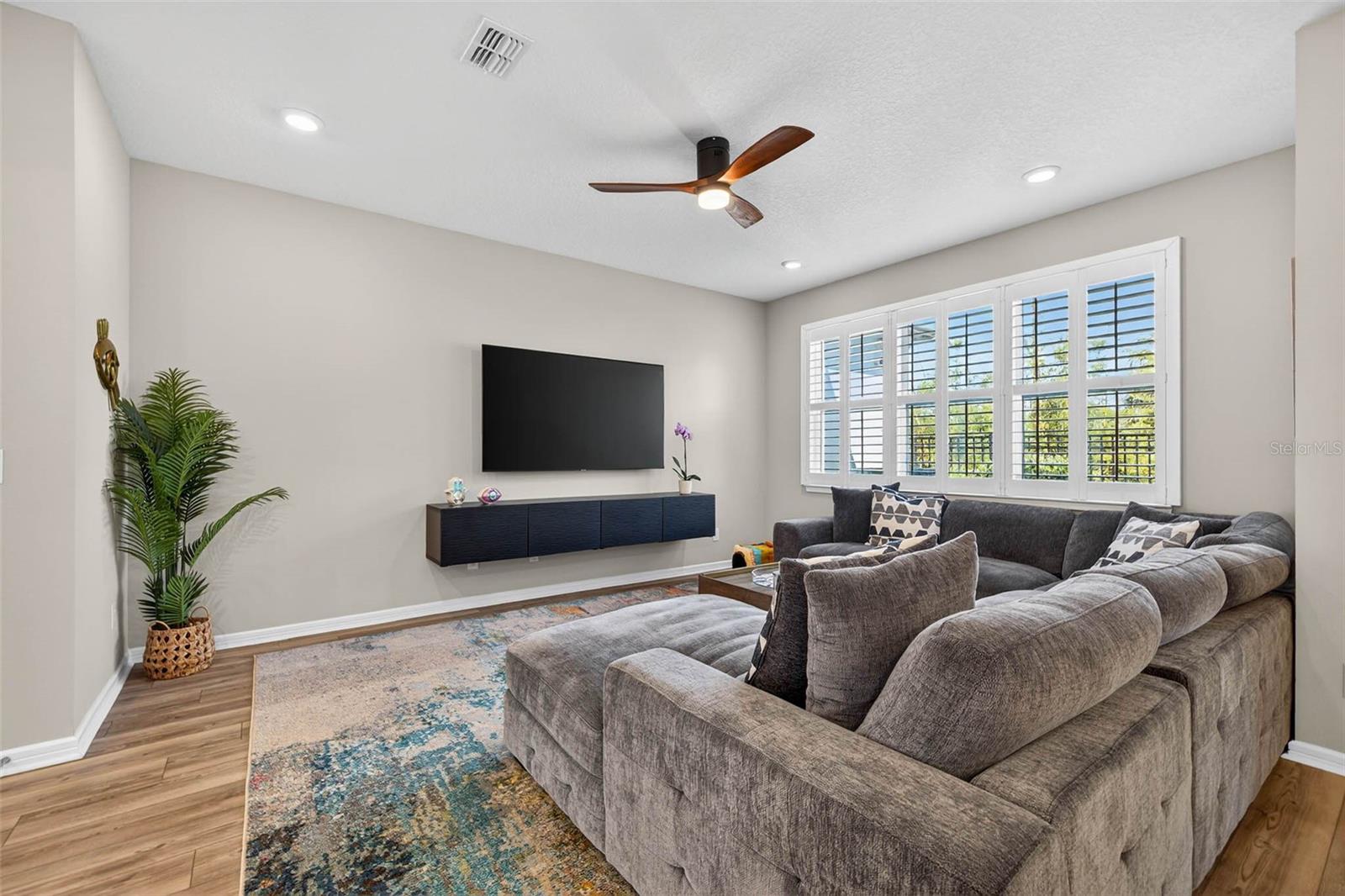 339 SANDBAR AVE NE, ST PETERSBURG, FL, 33716