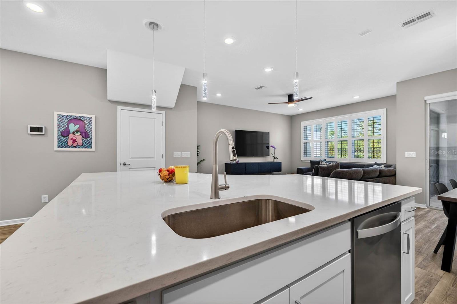339 SANDBAR AVE NE, ST PETERSBURG, FL, 33716