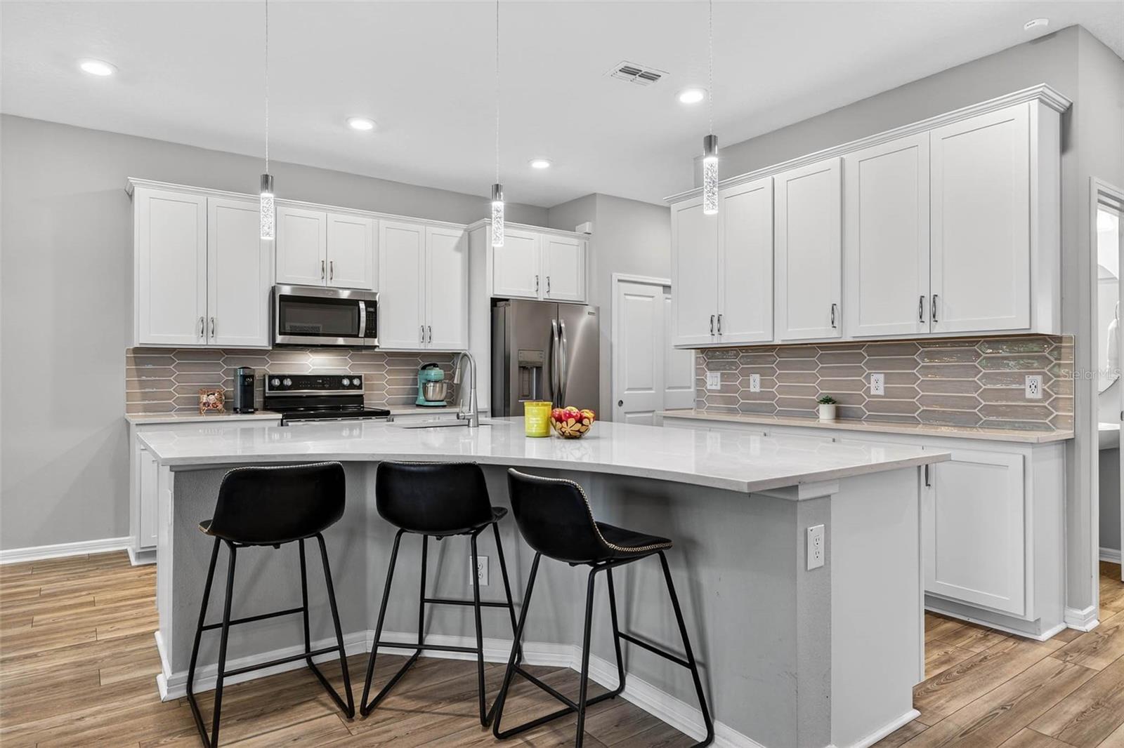 339 SANDBAR AVE NE, ST PETERSBURG, FL, 33716