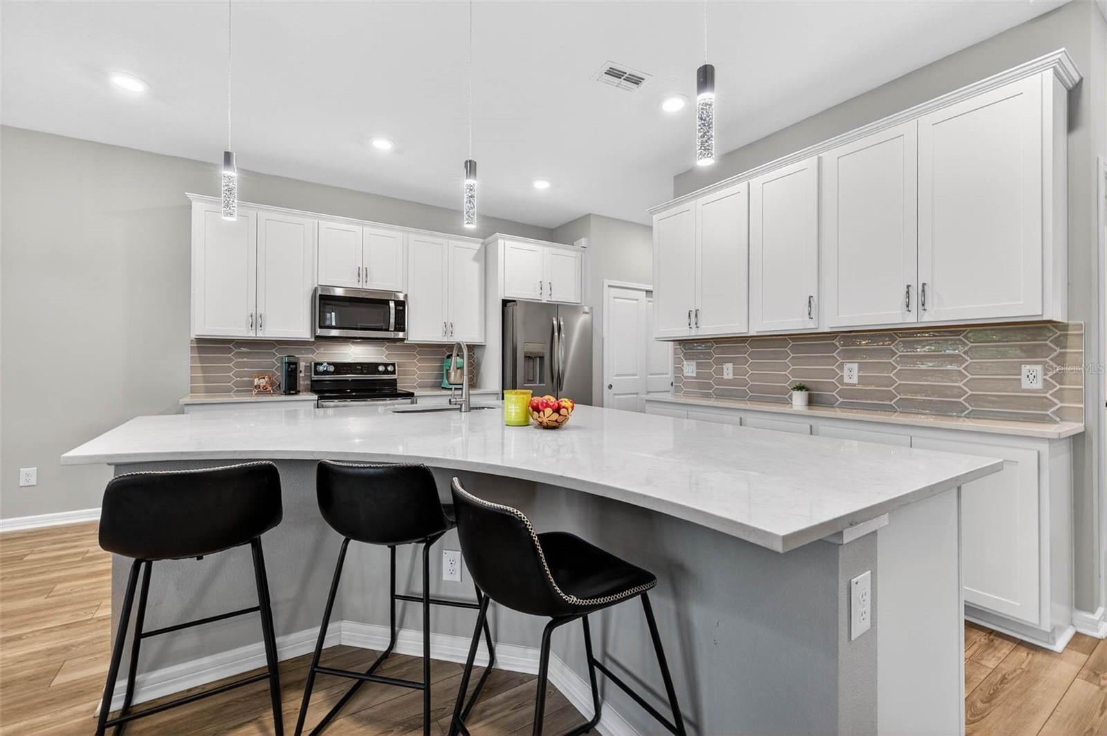 339 SANDBAR AVE NE, ST PETERSBURG, FL, 33716