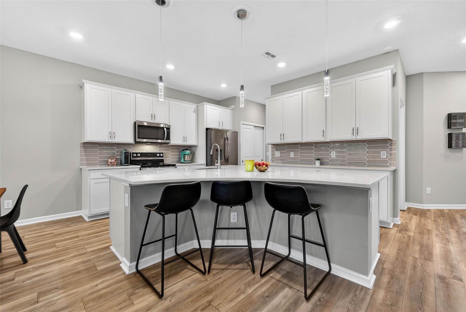 339 SANDBAR AVE NE, ST PETERSBURG, FL, 33716