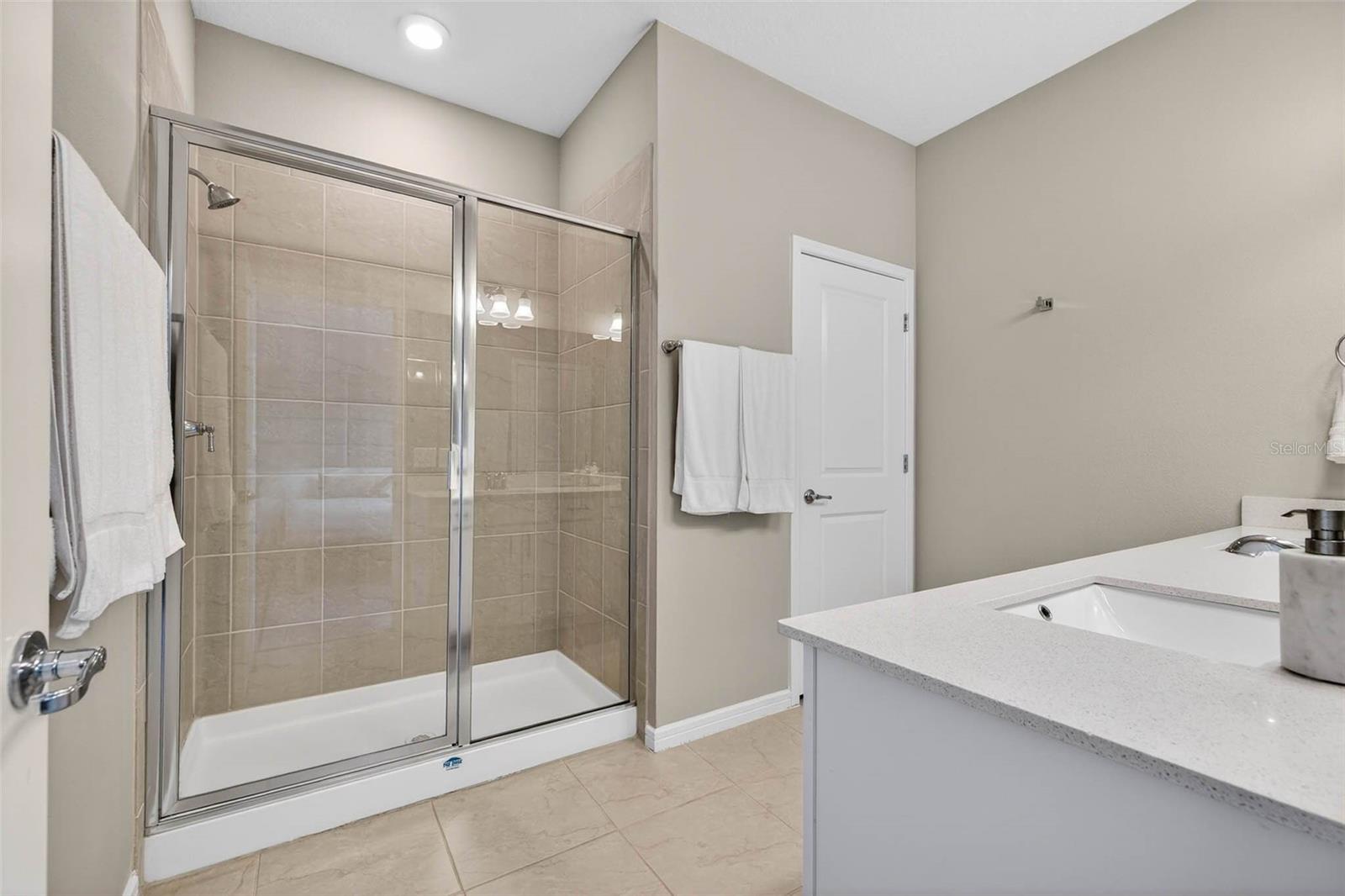 339 SANDBAR AVE NE, ST PETERSBURG, FL, 33716