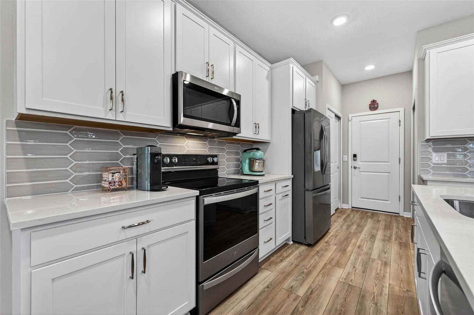 339 SANDBAR AVE NE, ST PETERSBURG, FL, 33716