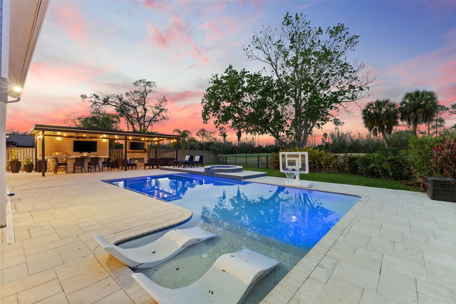 4009 PRIORY CIR, TAMPA, FL, 33618