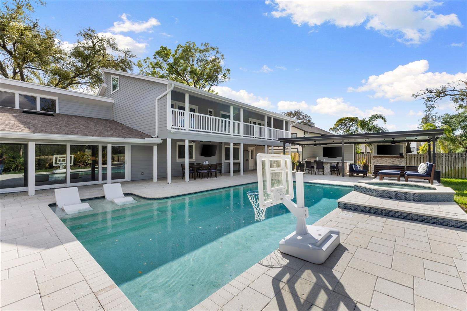 4009 PRIORY CIR, TAMPA, FL, 33618