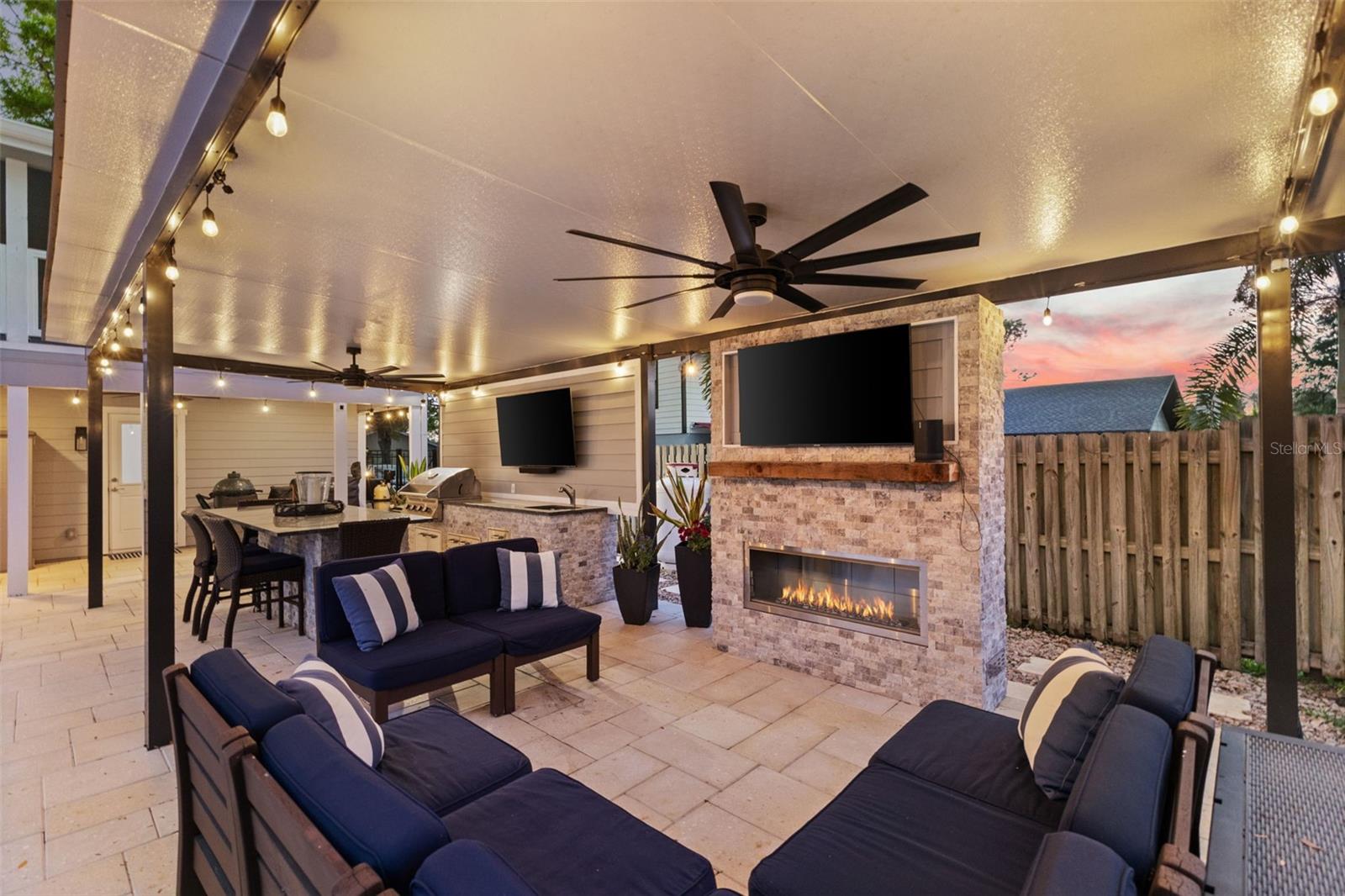 4009 PRIORY CIR, TAMPA, FL, 33618