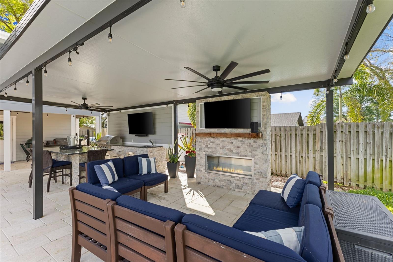 4009 PRIORY CIR, TAMPA, FL, 33618