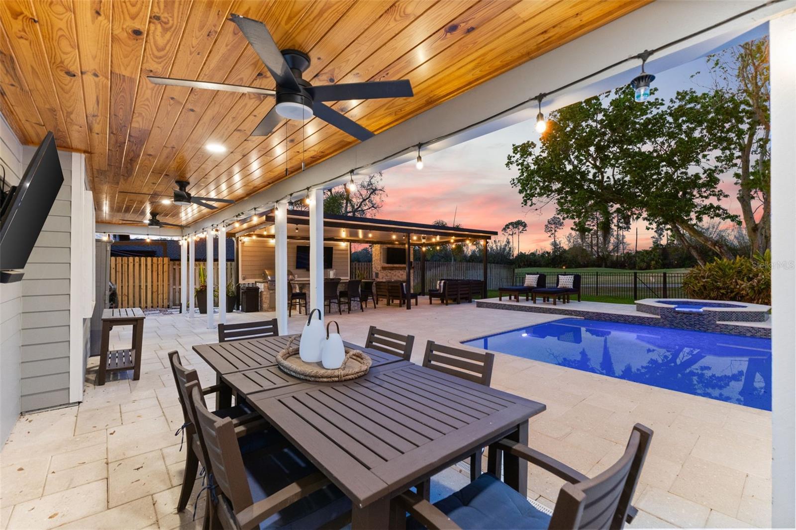 4009 PRIORY CIR, TAMPA, FL, 33618