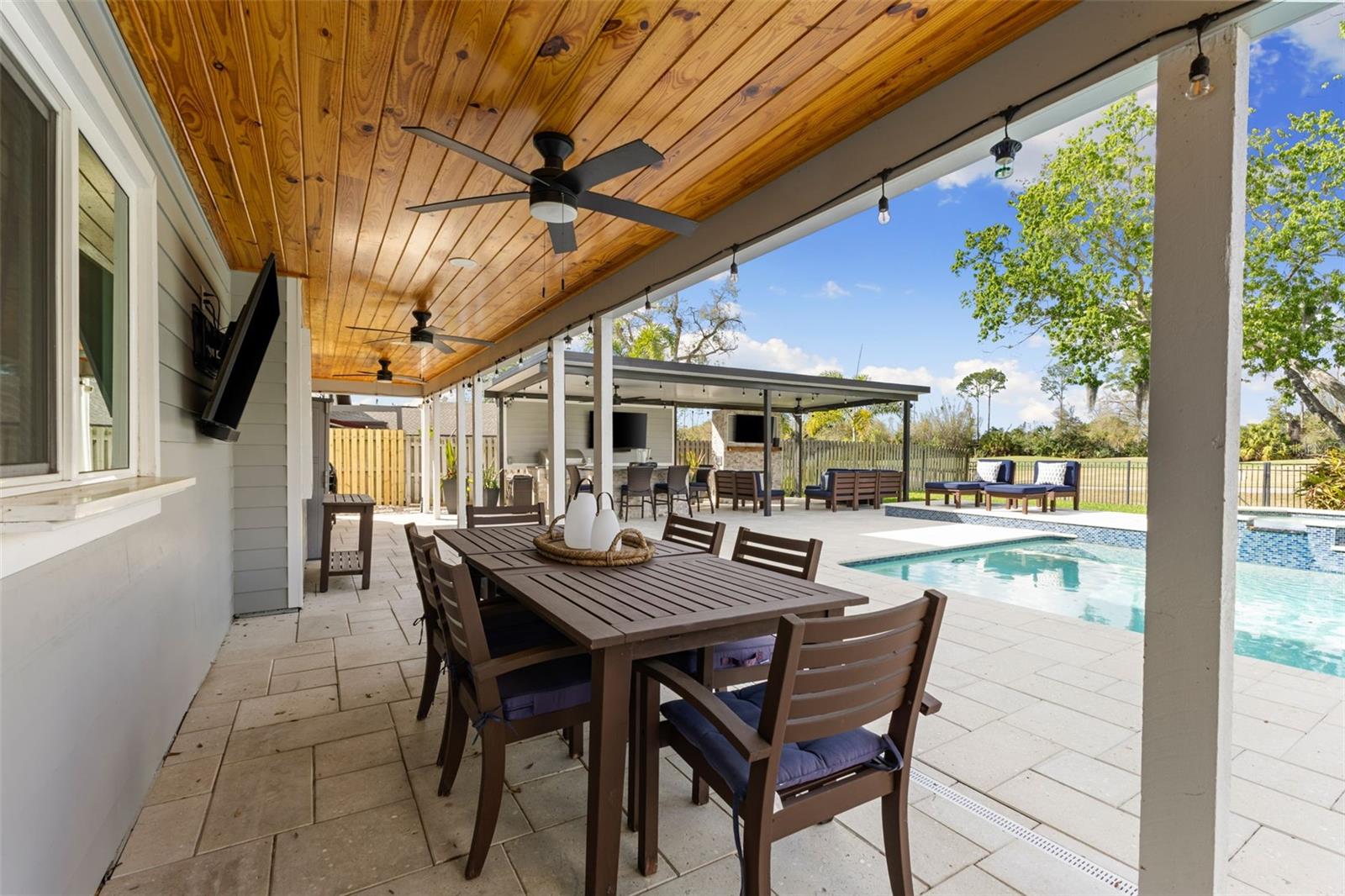 4009 PRIORY CIR, TAMPA, FL, 33618