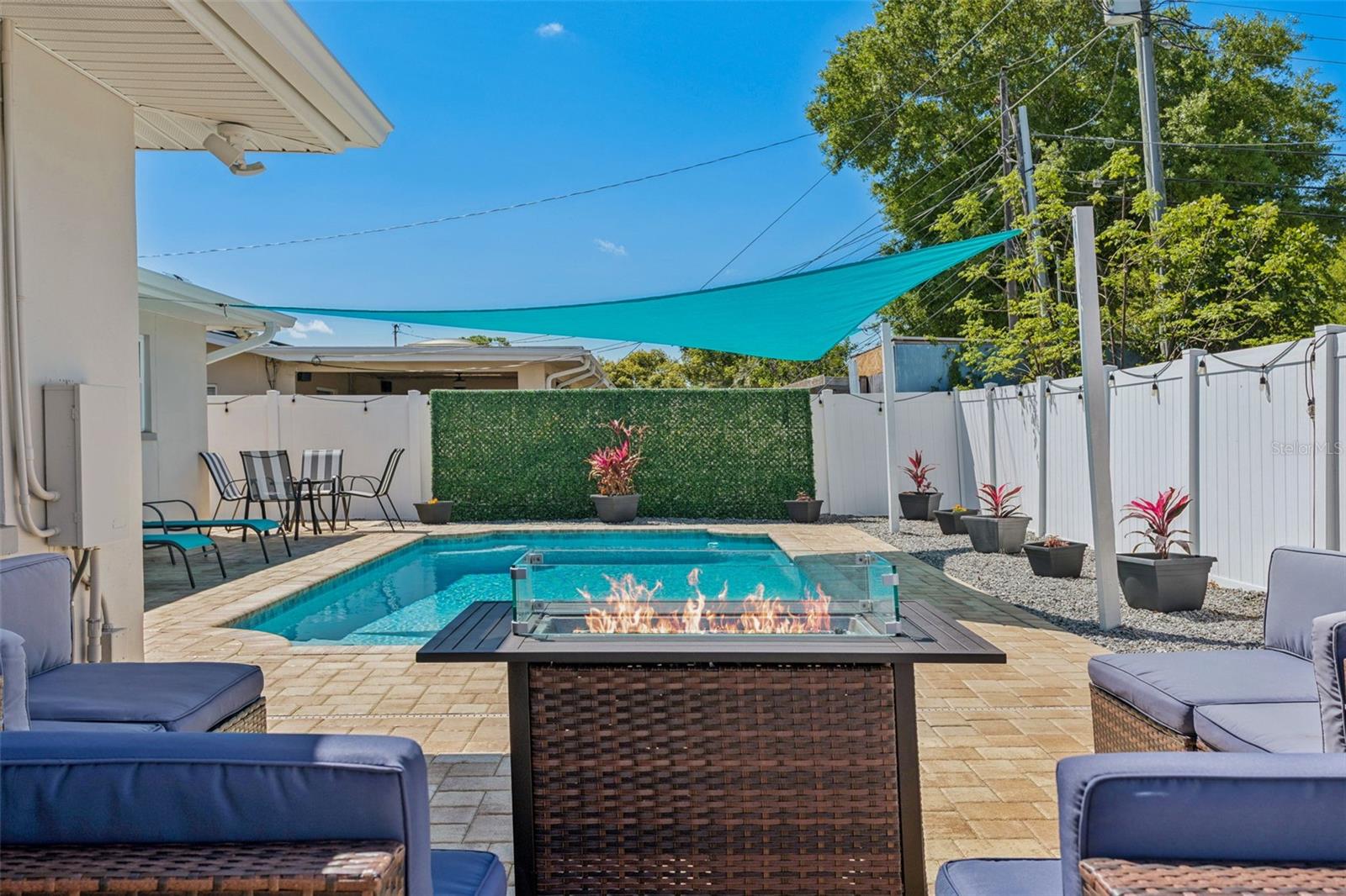 1475 CANTERBURY DR, CLEARWATER, FL, 33756