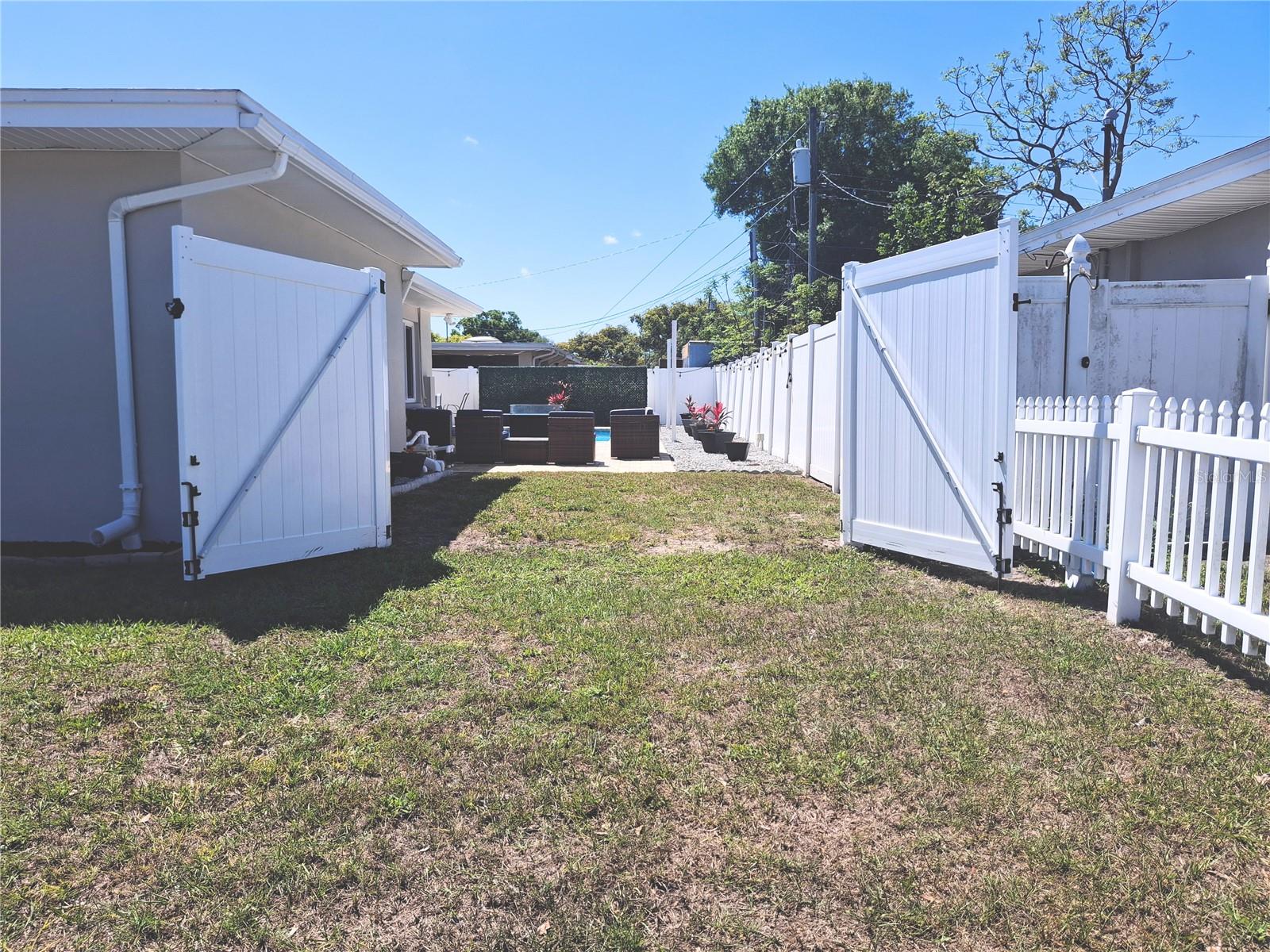 1475 CANTERBURY DR, CLEARWATER, FL, 33756