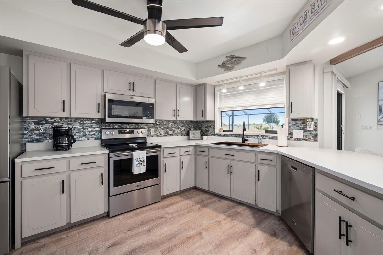 46 BUNKER CT, ROTONDA WEST, FL, 33947