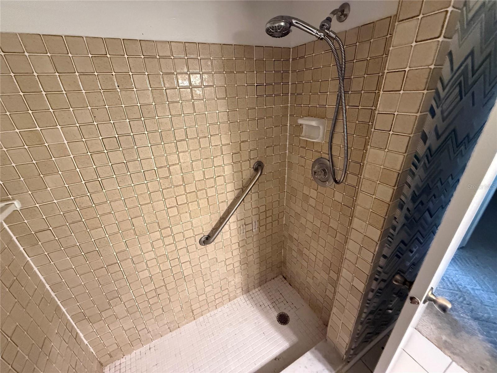 6608 36TH AVENUE DR W, BRADENTON, FL, 34209