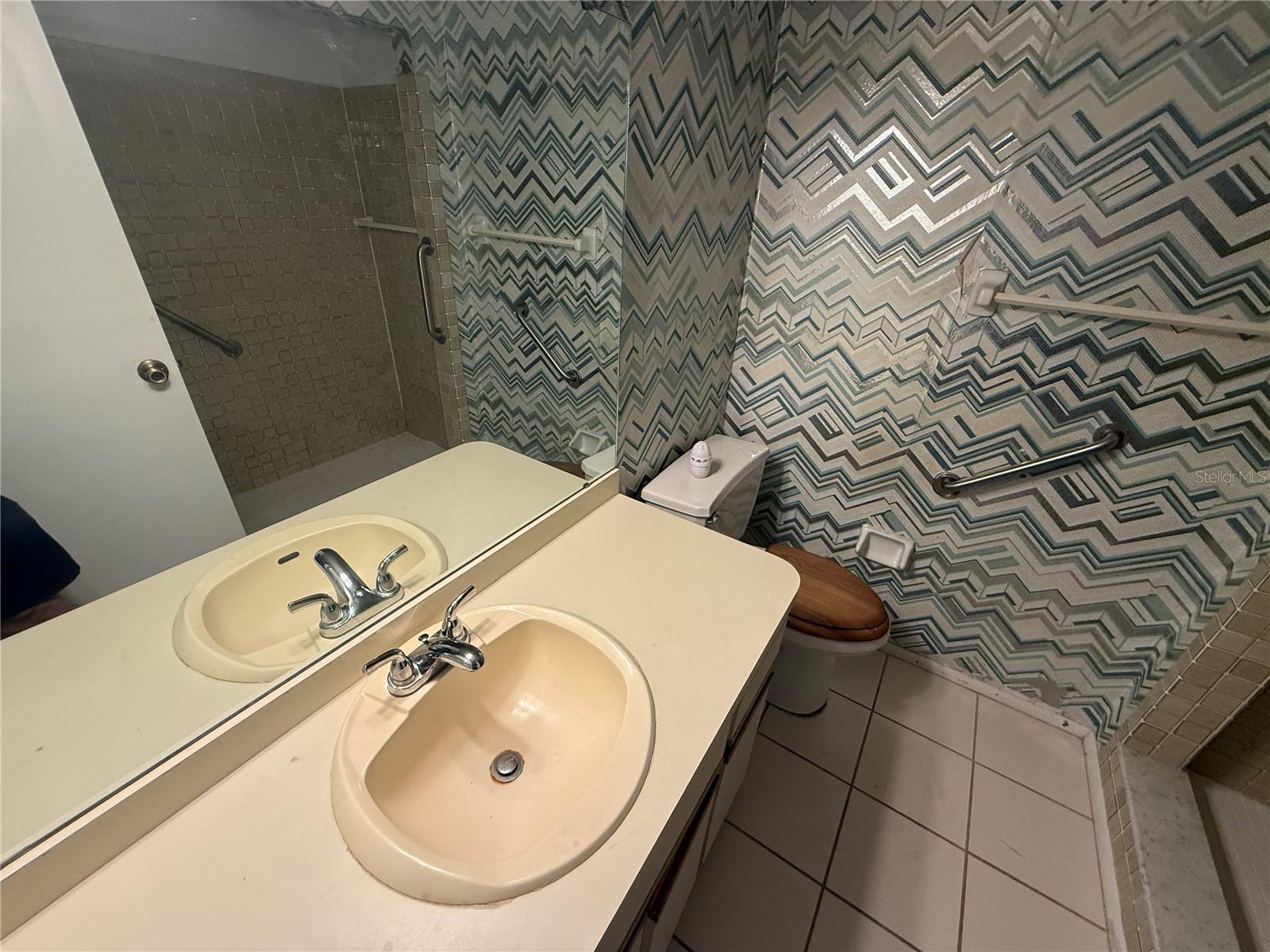 6608 36TH AVENUE DR W, BRADENTON, FL, 34209