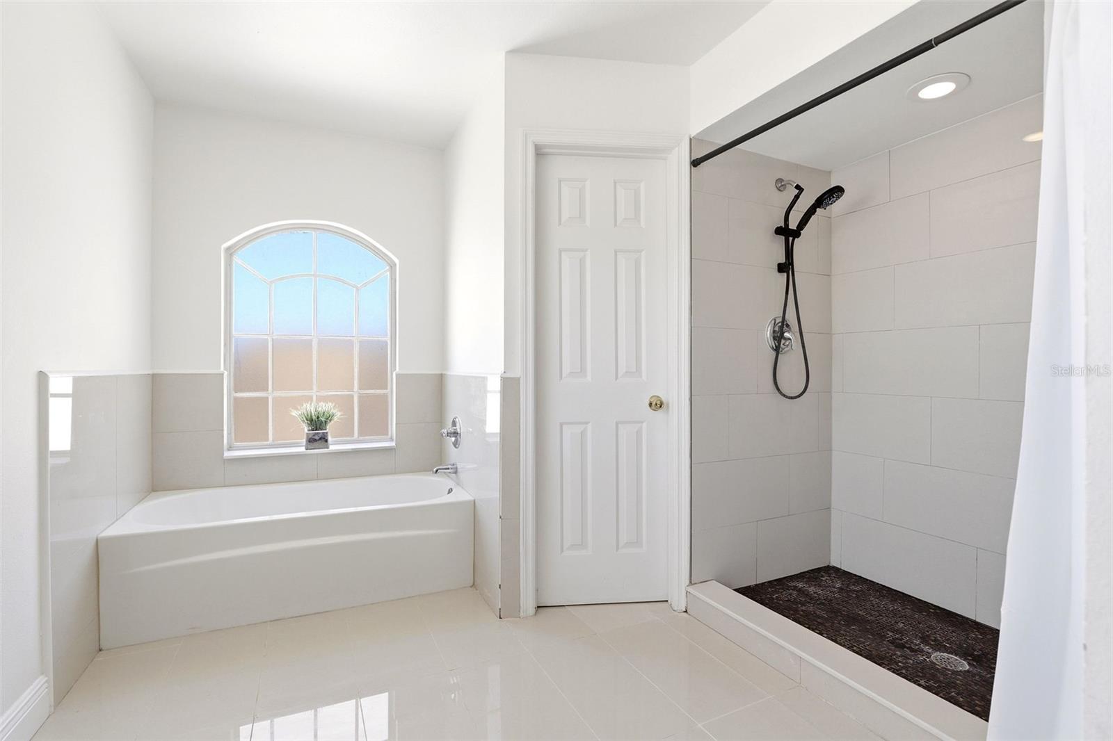 3016 STILLWATER DR, KISSIMMEE, FL, 34743