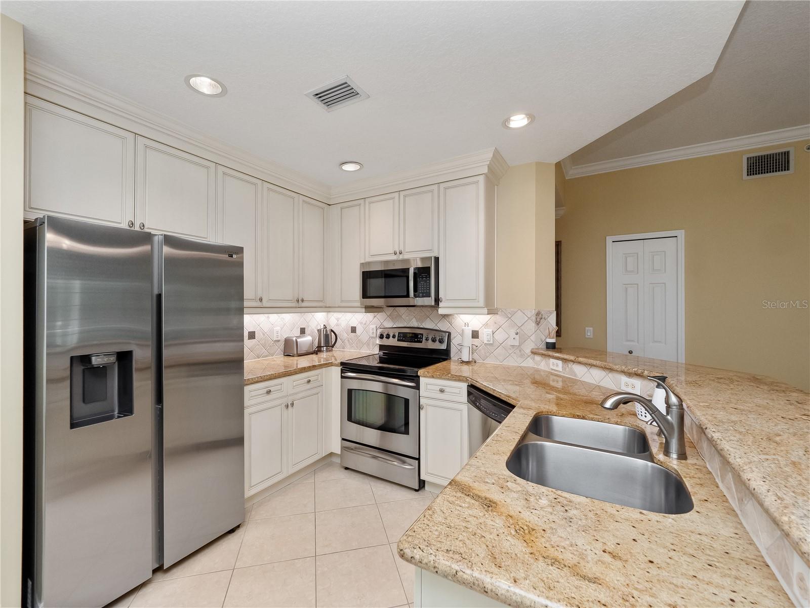 7507 MOURNING DOVE CIR #204, REUNION, FL, 34747