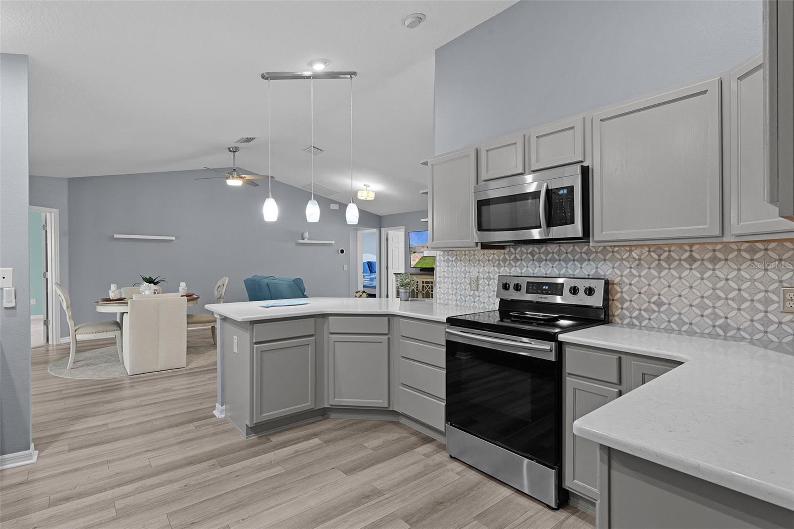 564 DEAUVILLE CT, THE VILLAGES, FL, 32163