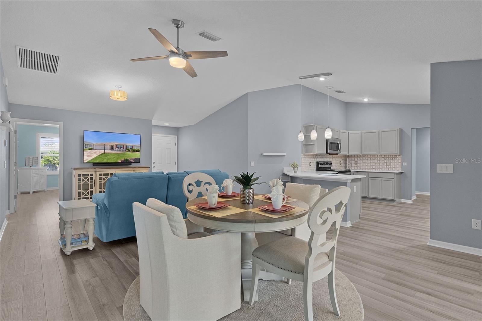 564 DEAUVILLE CT, THE VILLAGES, FL, 32163