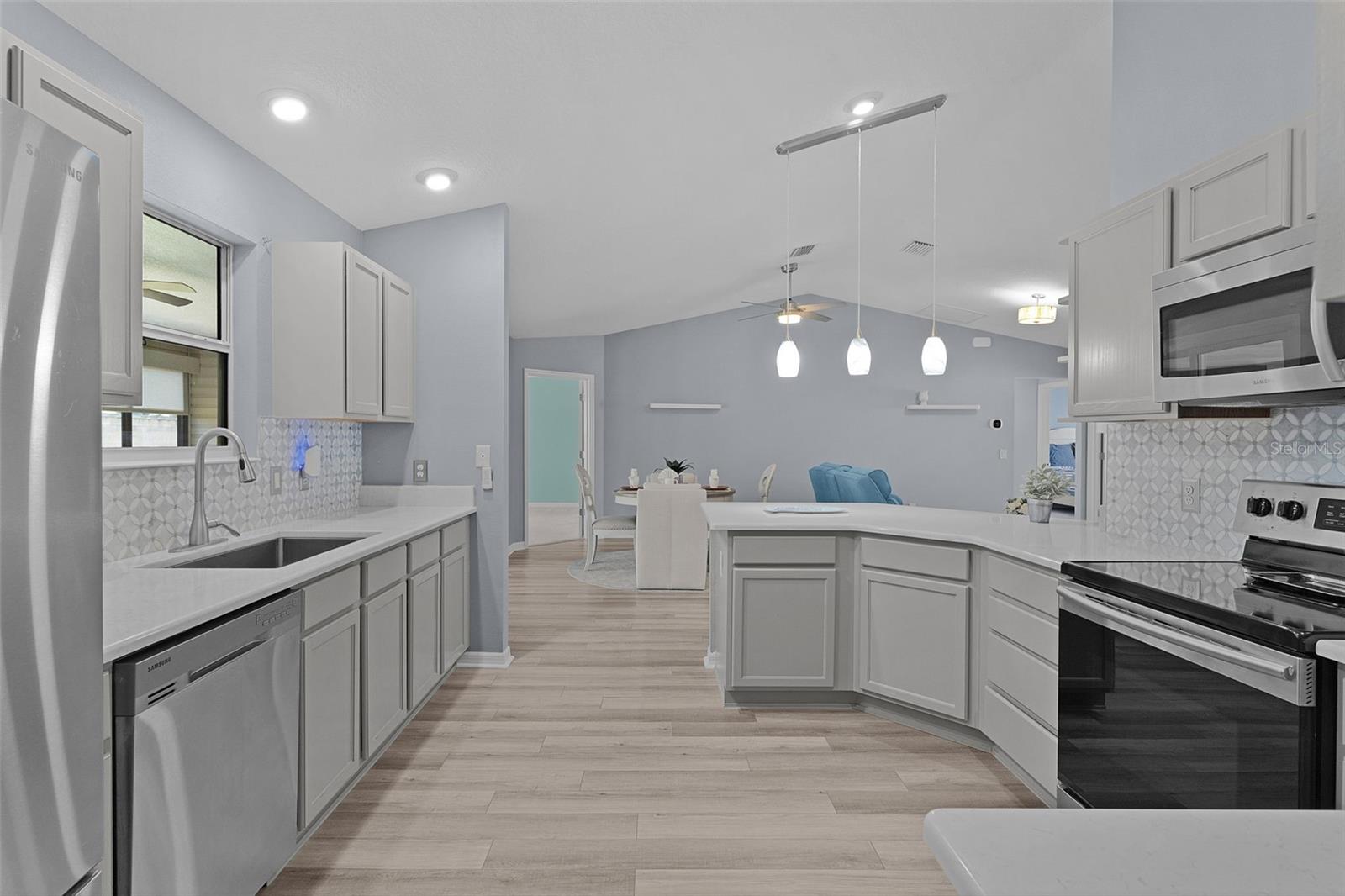 564 DEAUVILLE CT, THE VILLAGES, FL, 32163