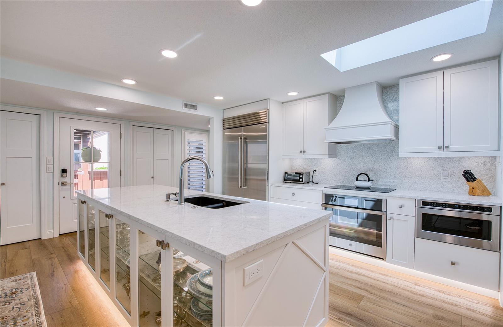 1307 PELICAN CREEK XING #1307, ST PETERSBURG, FL, 33707