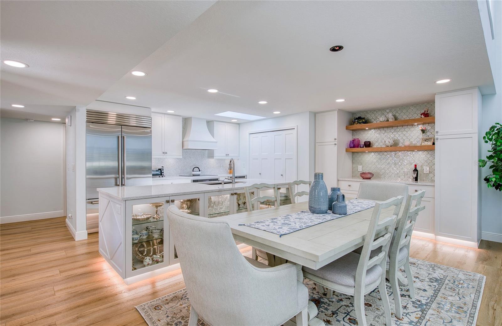 1307 PELICAN CREEK XING #1307, ST PETERSBURG, FL, 33707