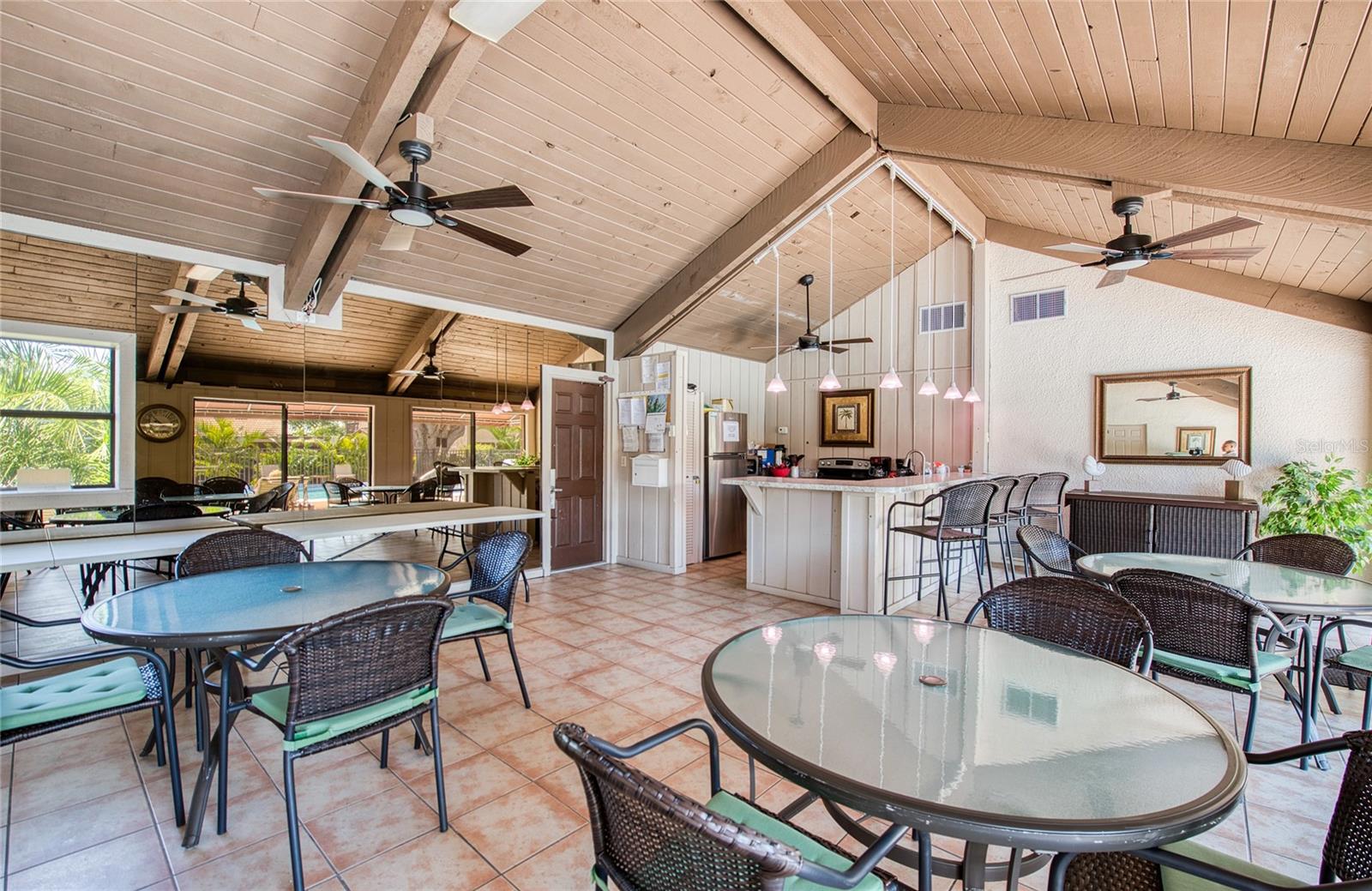 1307 PELICAN CREEK XING #1307, ST PETERSBURG, FL, 33707