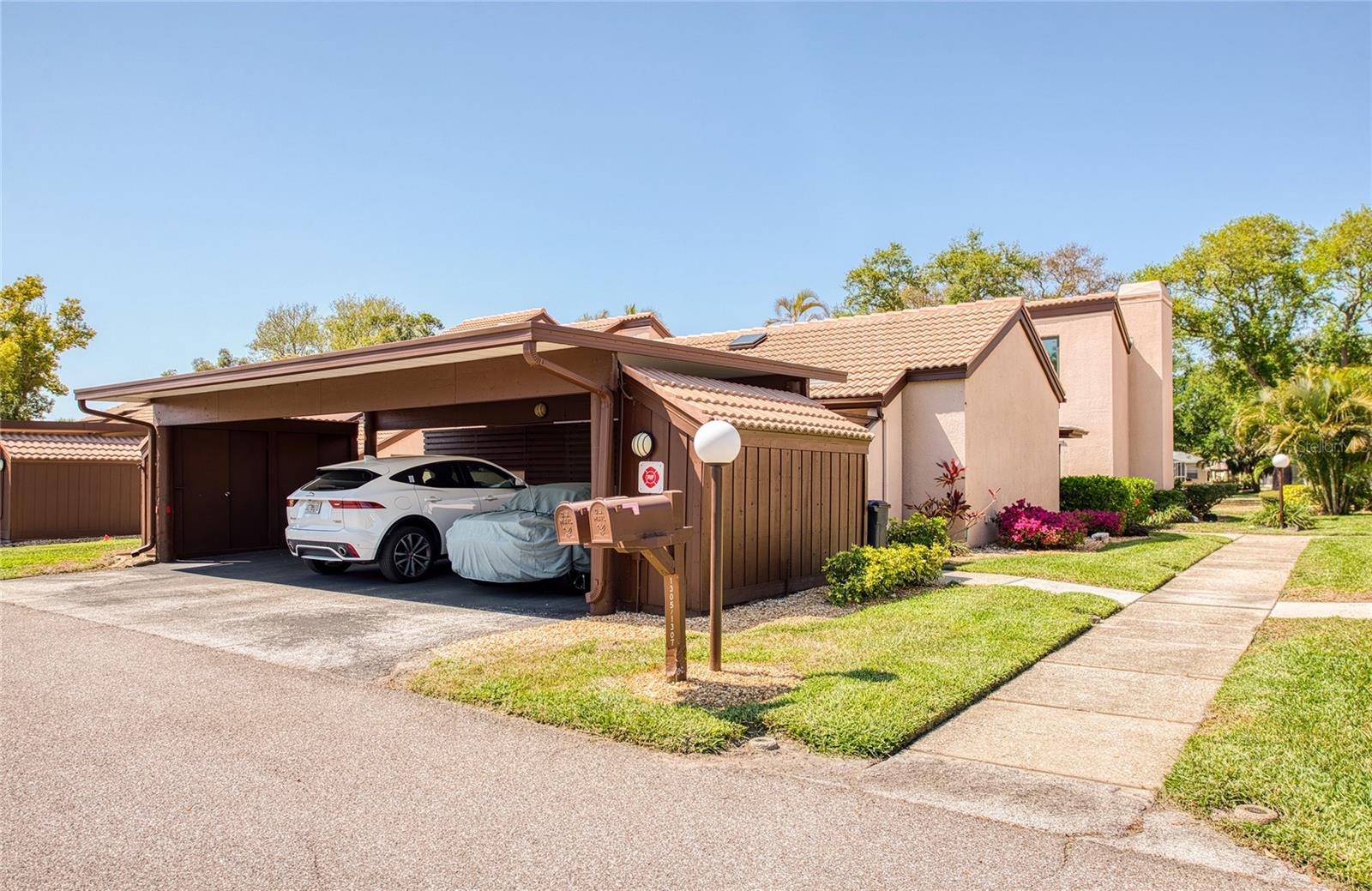 1307 PELICAN CREEK XING #1307, ST PETERSBURG, FL, 33707