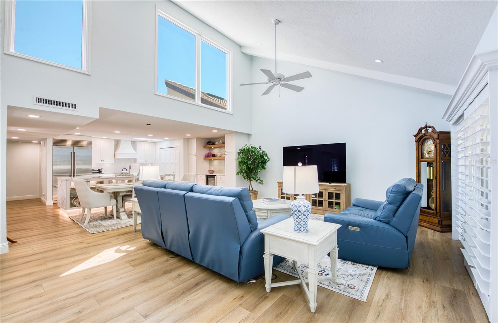 1307 PELICAN CREEK XING #1307, ST PETERSBURG, FL, 33707