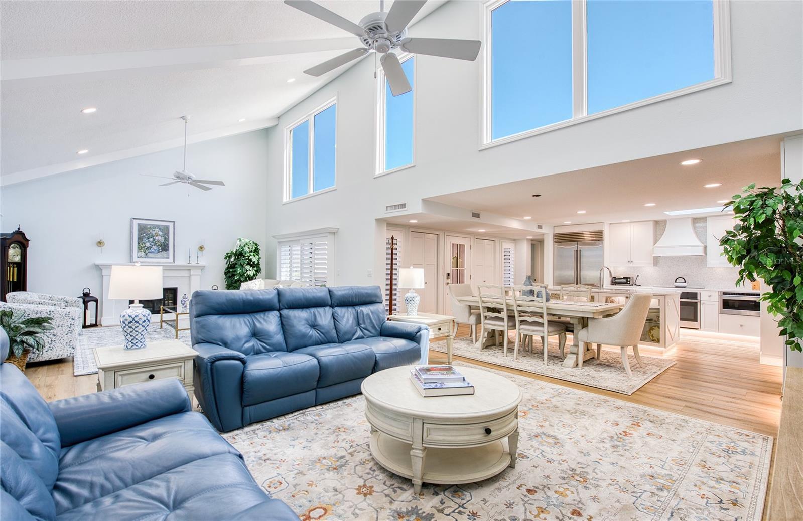 1307 PELICAN CREEK XING #1307, ST PETERSBURG, FL, 33707