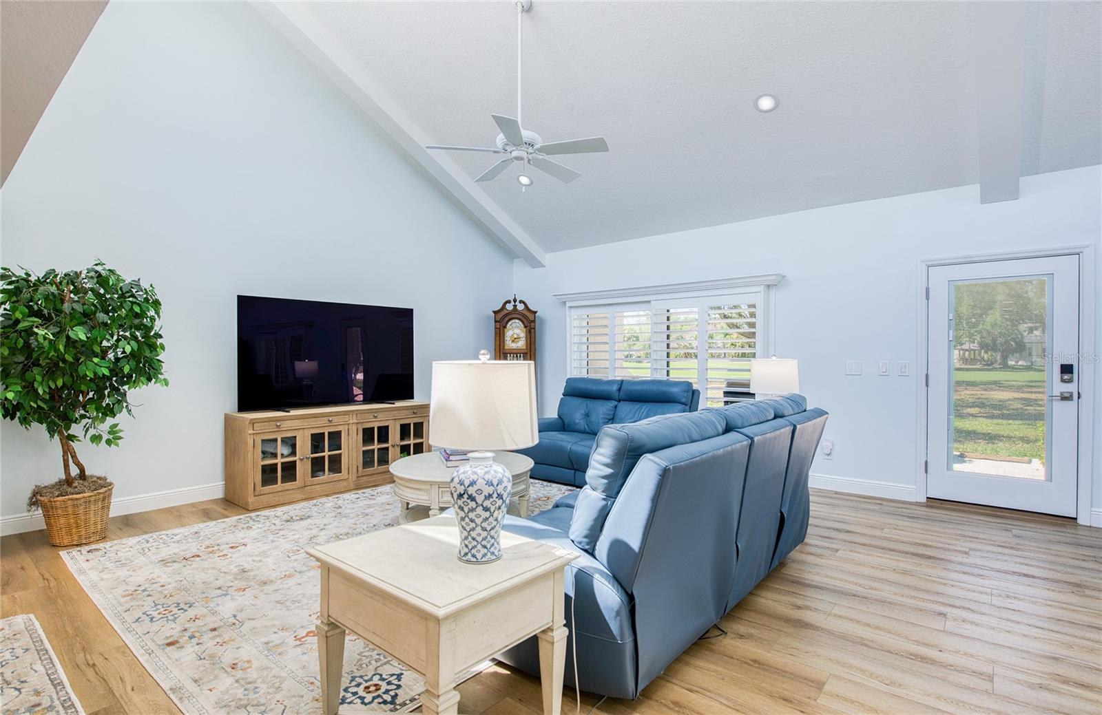 1307 PELICAN CREEK XING #1307, ST PETERSBURG, FL, 33707