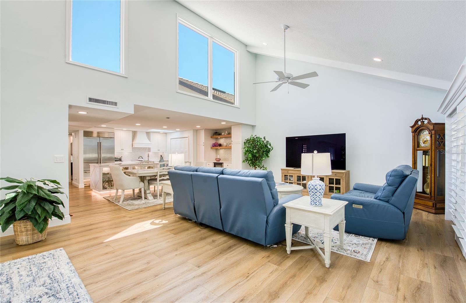 1307 PELICAN CREEK XING #1307, ST PETERSBURG, FL, 33707