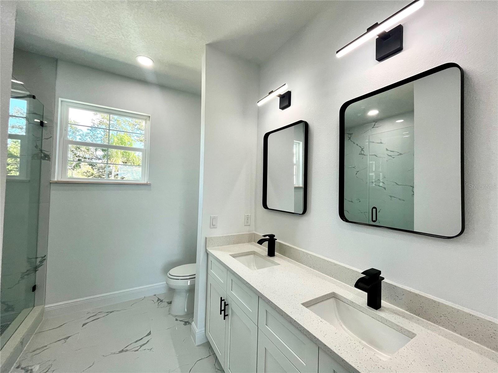 8110 N GREENWOOD AVE, TAMPA, FL, 33604