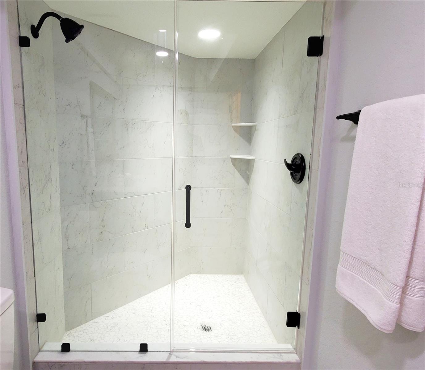 WALK-IN SHOWER