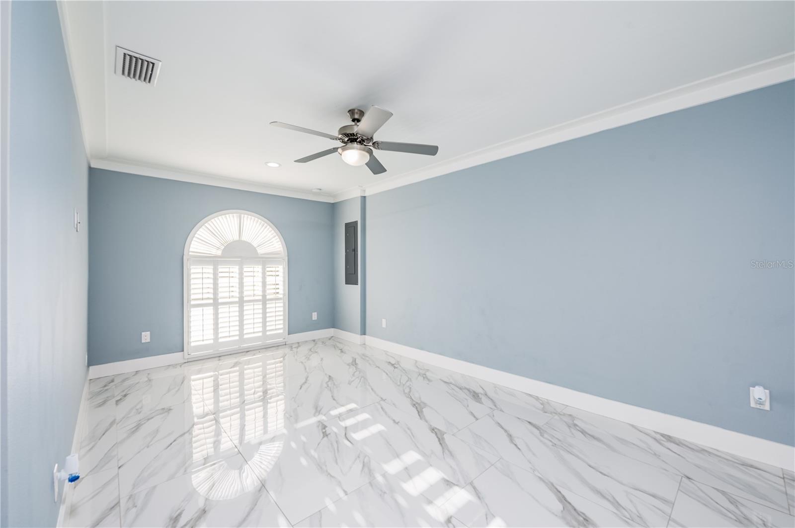 6814 N GLEN AVE, TAMPA, FL, 33614