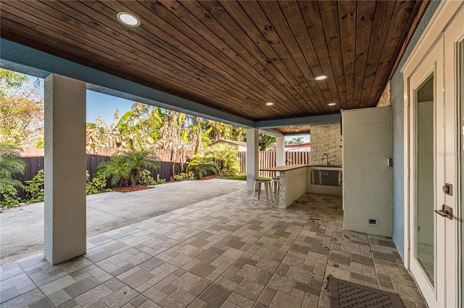 6814 N GLEN AVE, TAMPA, FL, 33614