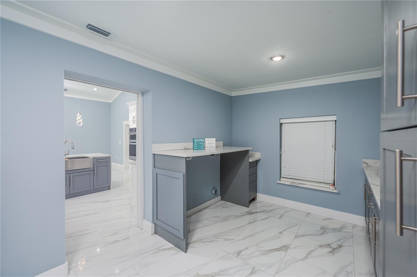 6814 N GLEN AVE, TAMPA, FL, 33614