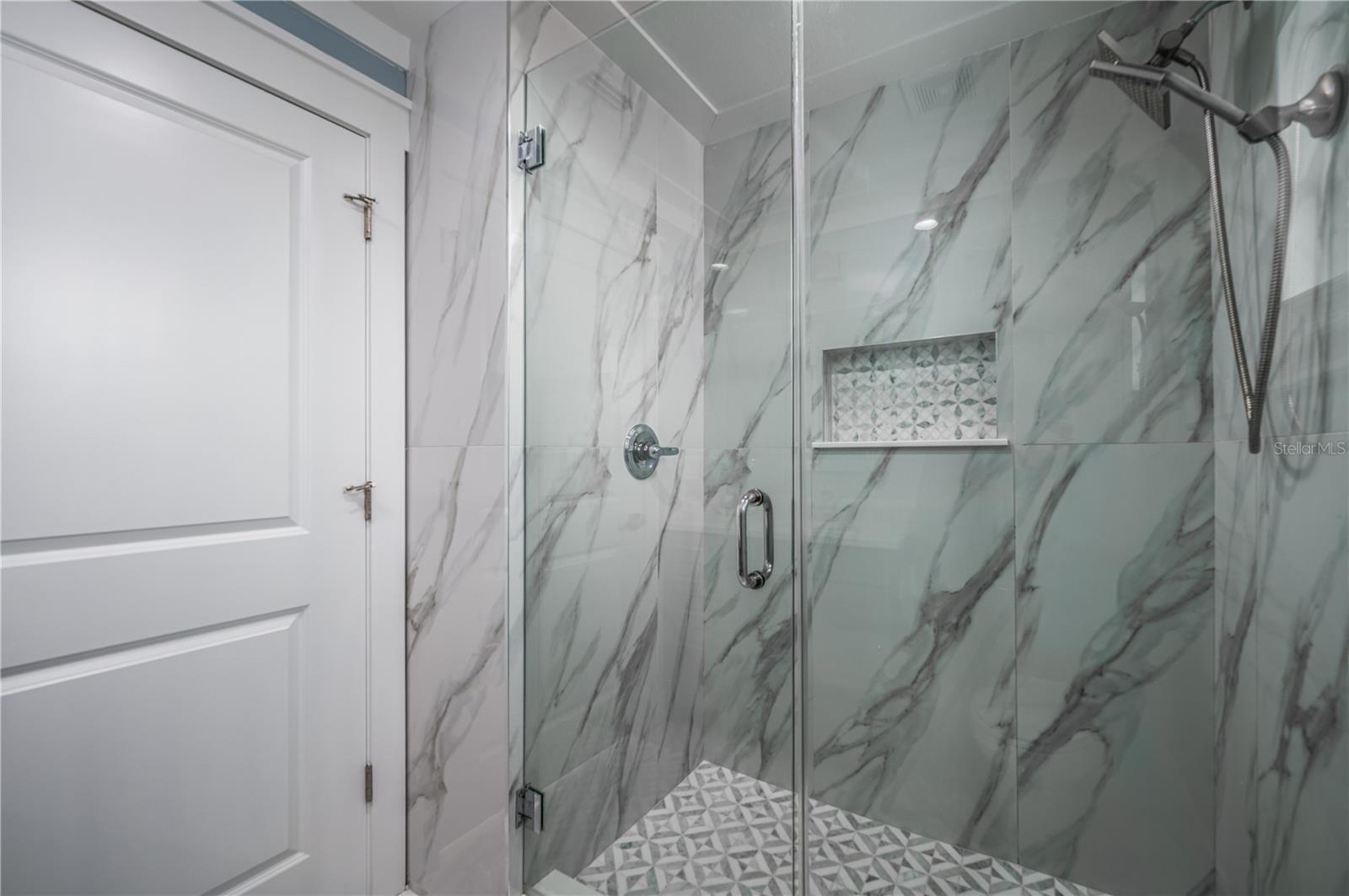 6814 N GLEN AVE, TAMPA, FL, 33614