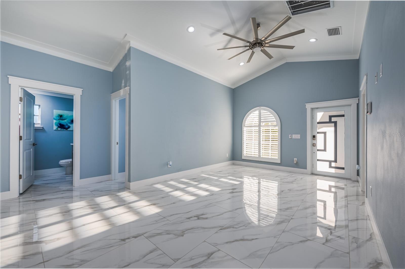 6814 N GLEN AVE, TAMPA, FL, 33614