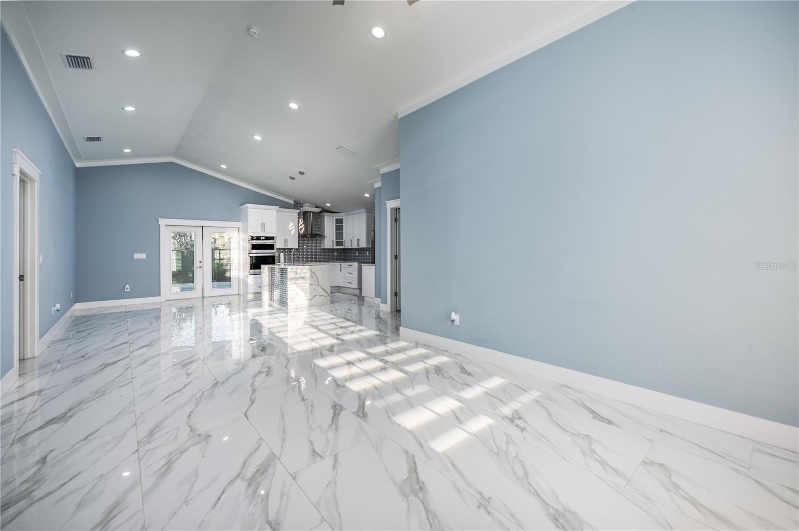 6814 N GLEN AVE, TAMPA, FL, 33614