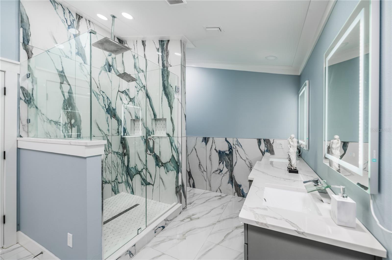 6814 N GLEN AVE, TAMPA, FL, 33614