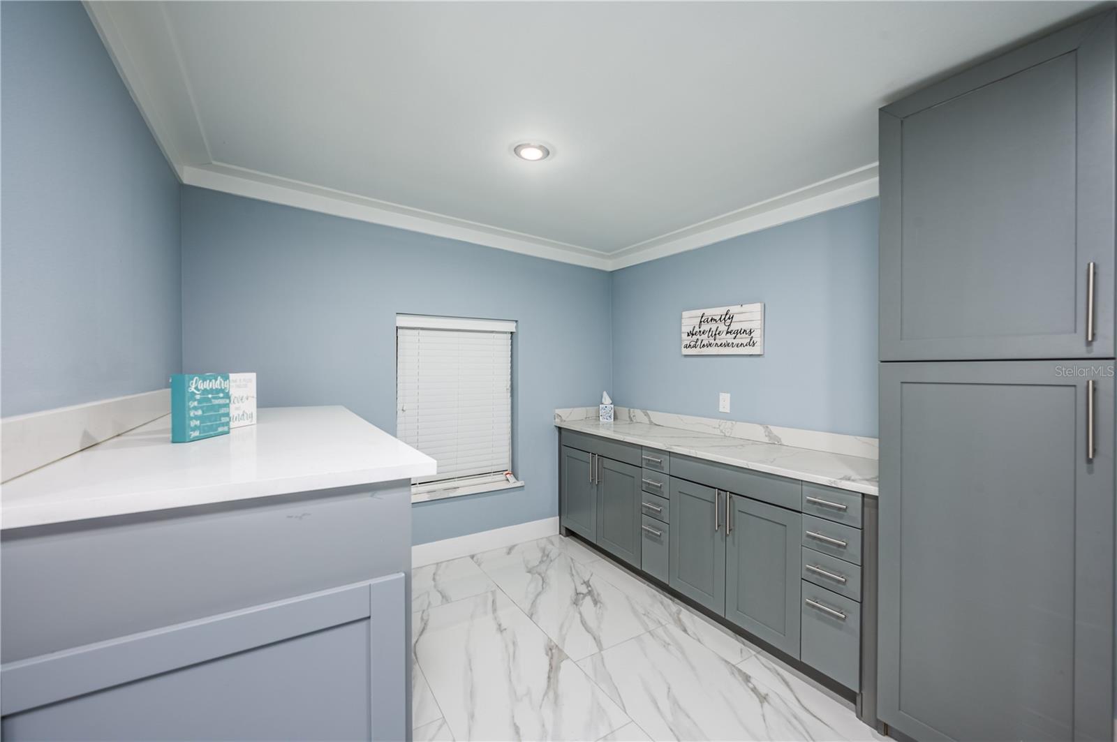 6814 N GLEN AVE, TAMPA, FL, 33614