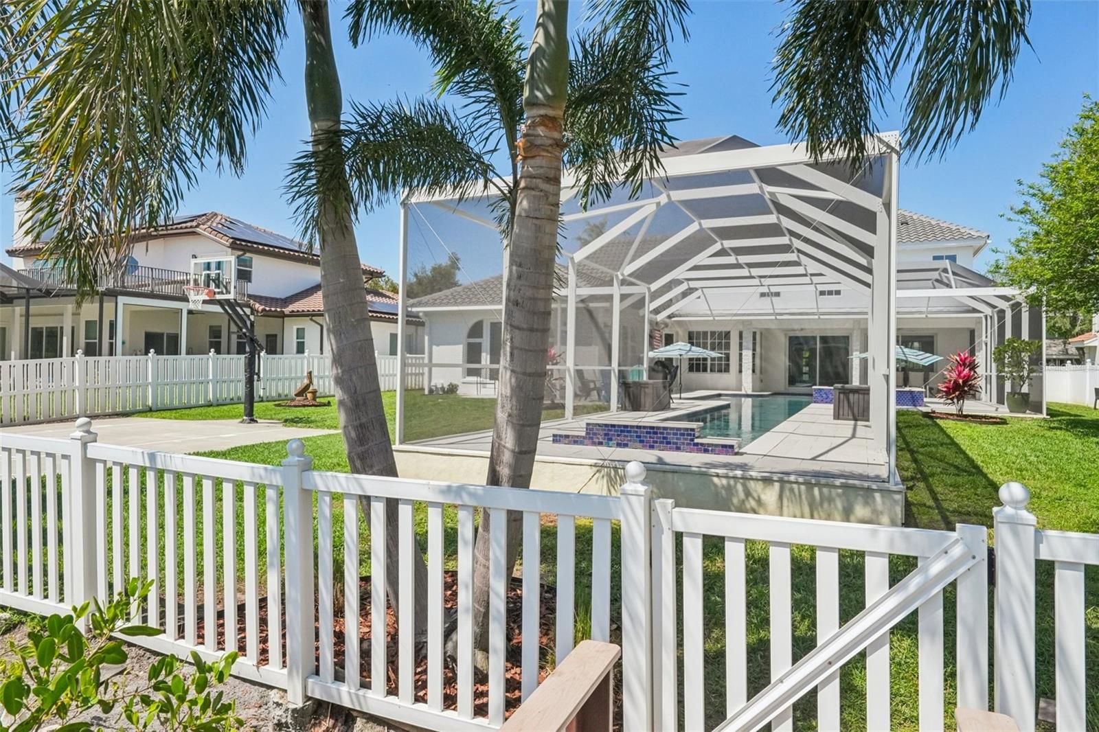 750 SAND PINE DR NE, ST PETERSBURG, FL, 33703