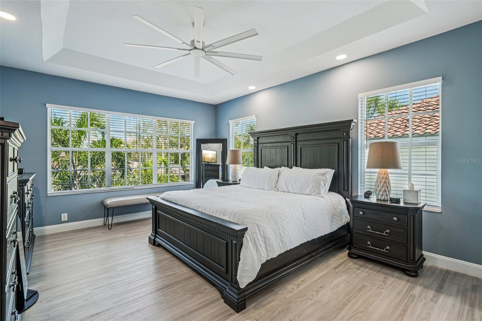 750 SAND PINE DR NE, ST PETERSBURG, FL, 33703